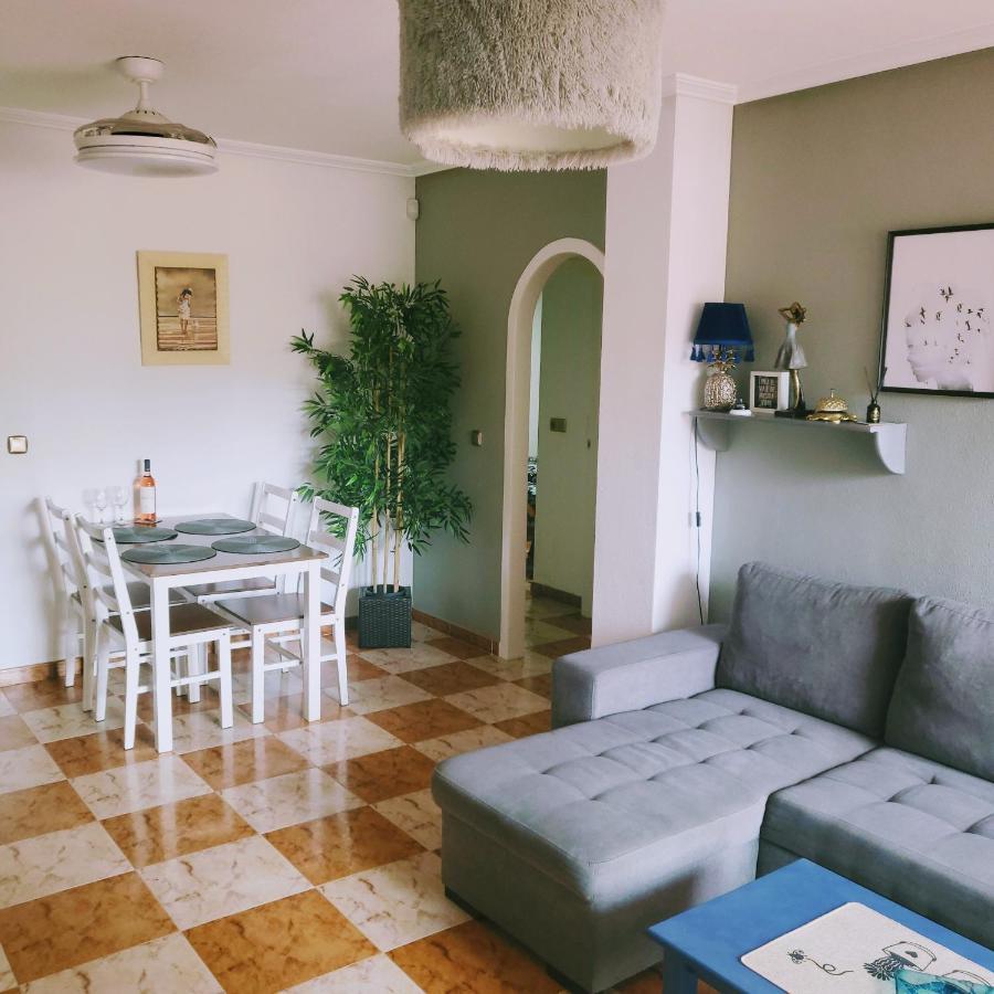 Apartamento Carlos: Self Check-In Retreat with Pool in Cabo Roig Dehesa de Campoamor  Exterior photo
